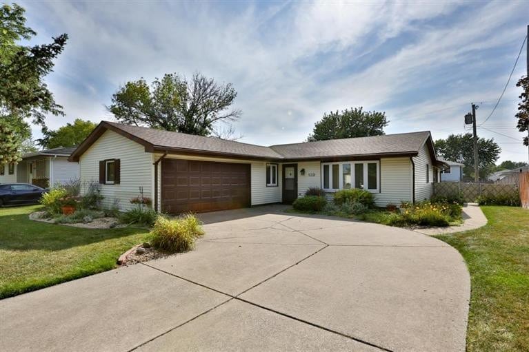 622 Fillmore Ave, Dyer, IN 46311 - photo 1