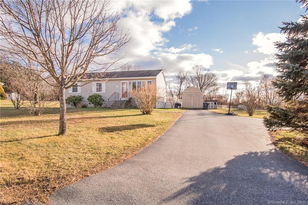 19 Lori Dr, Plainfield, CT 06374 - photo 1