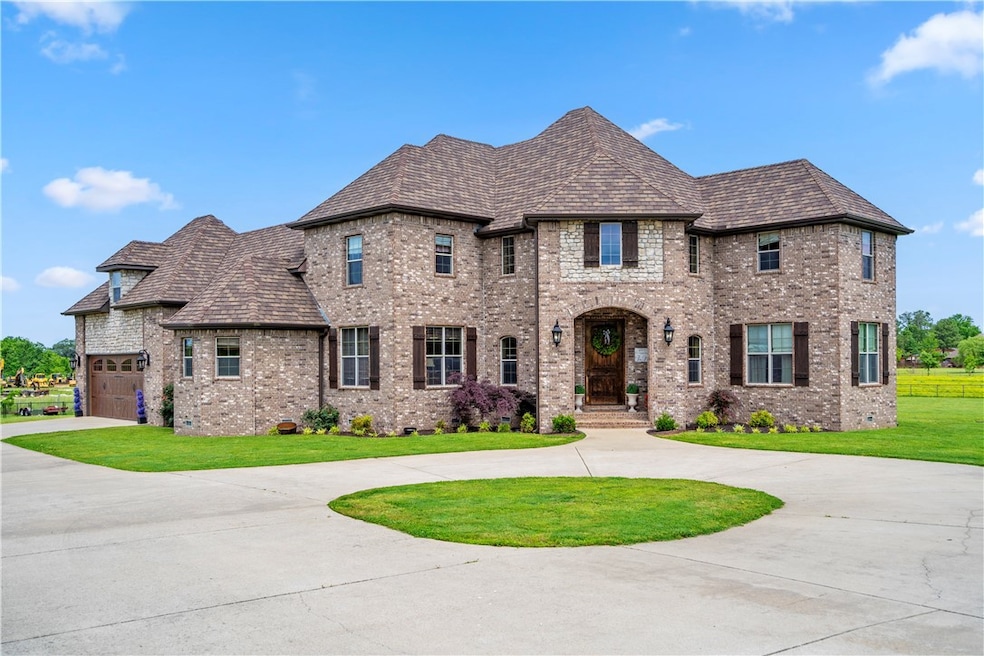 For Sale $929,000 • Co-Listing Agent