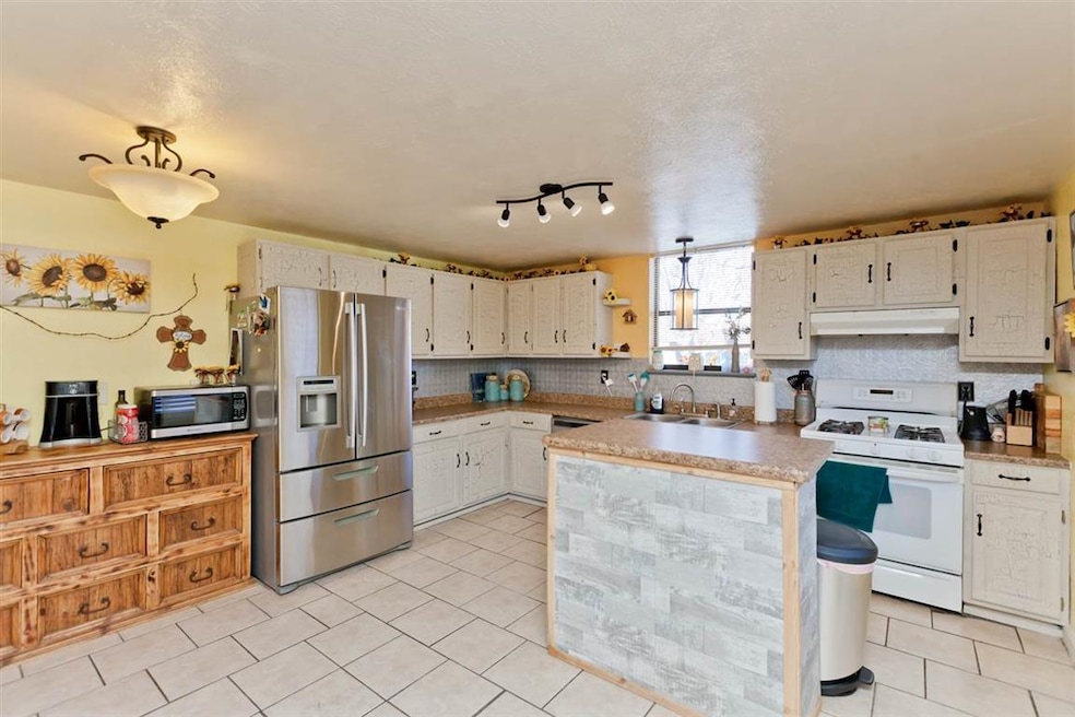 2817 Elm Ave, Grand Junction, CO 81501 - photo 1