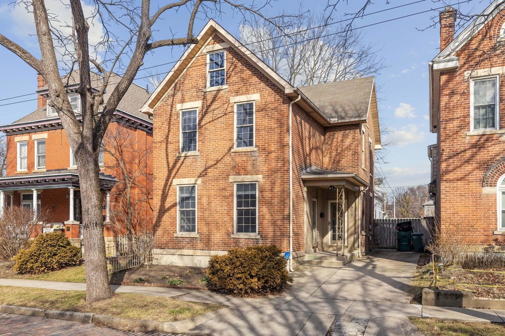 1-web-or-mls-136-e-mithoff-st