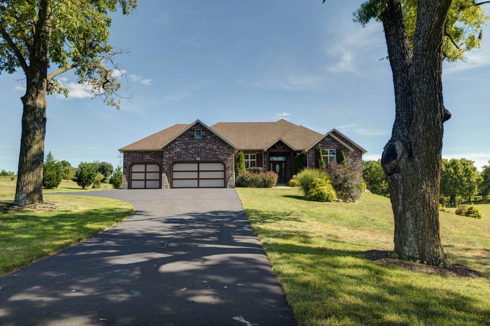 1626 Regency Ln, Nixa, MO 65714 - photo 1