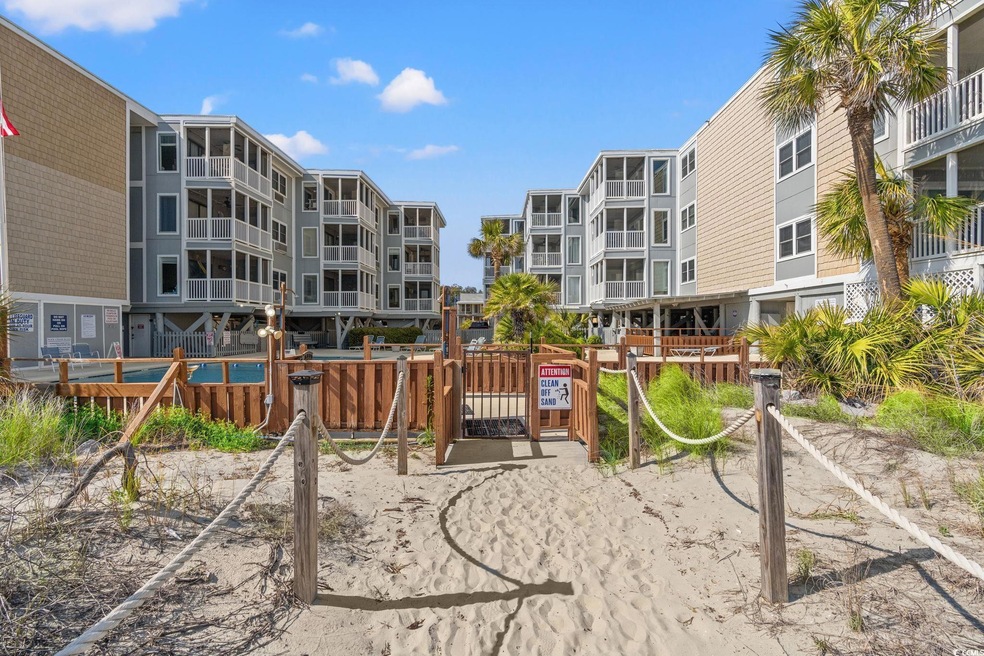 Direct beach access from Oceanfront Palmwood Villa