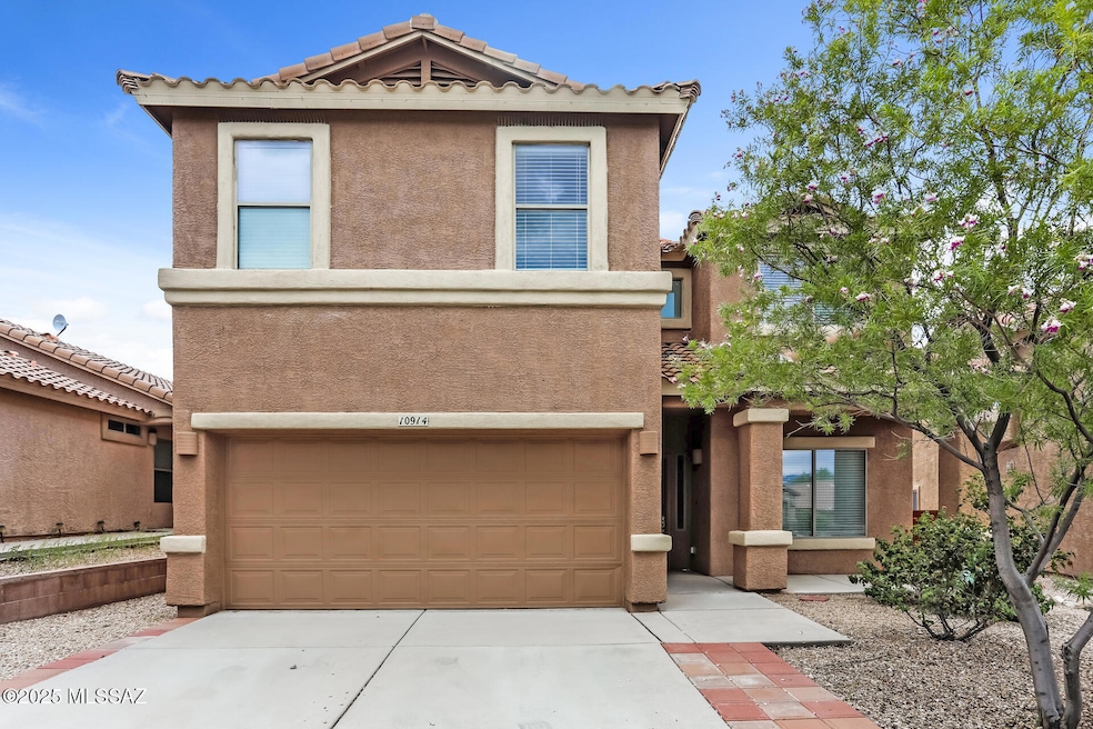 000-photo-front-view-13993960