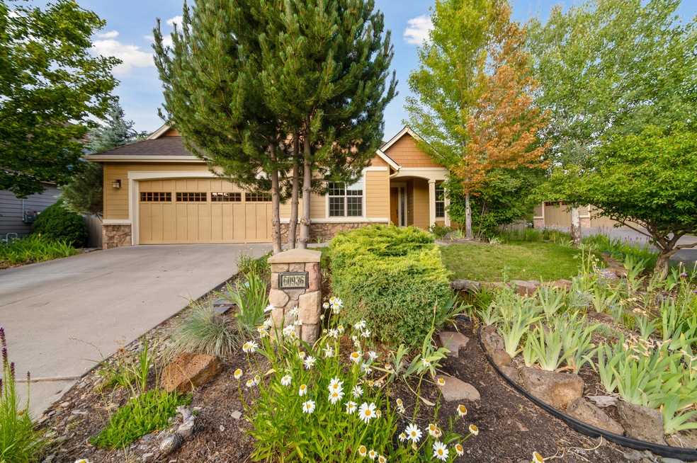 60936 Clearmeadow Ct, Bend, OR 97702 - photo 1