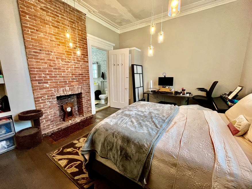 546 Chapel St unit 2, New Haven, CT 06511 - photo 1