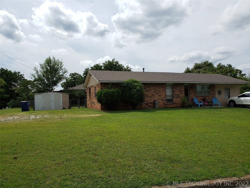 1129 Bolton St, Ada, OK 74820 - photo 1