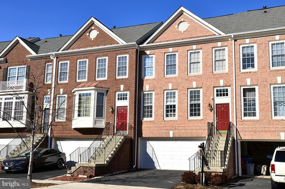 42700 Rolling Rock Square, Chantilly, VA 20152 - photo 1