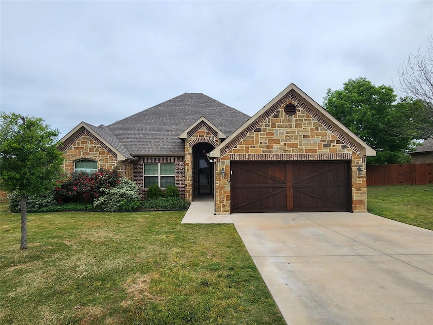 2806 Willow Ridge Cir, Granbury, TX 76049 - photo 1