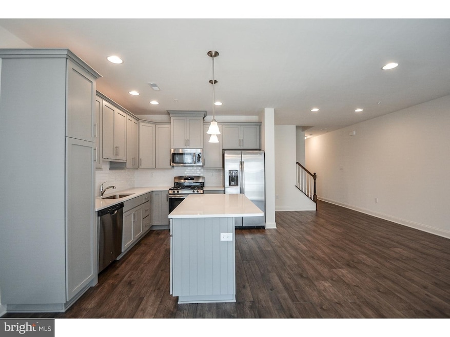 782 W 2nd St, Lansdale, PA 19446 - photo 1