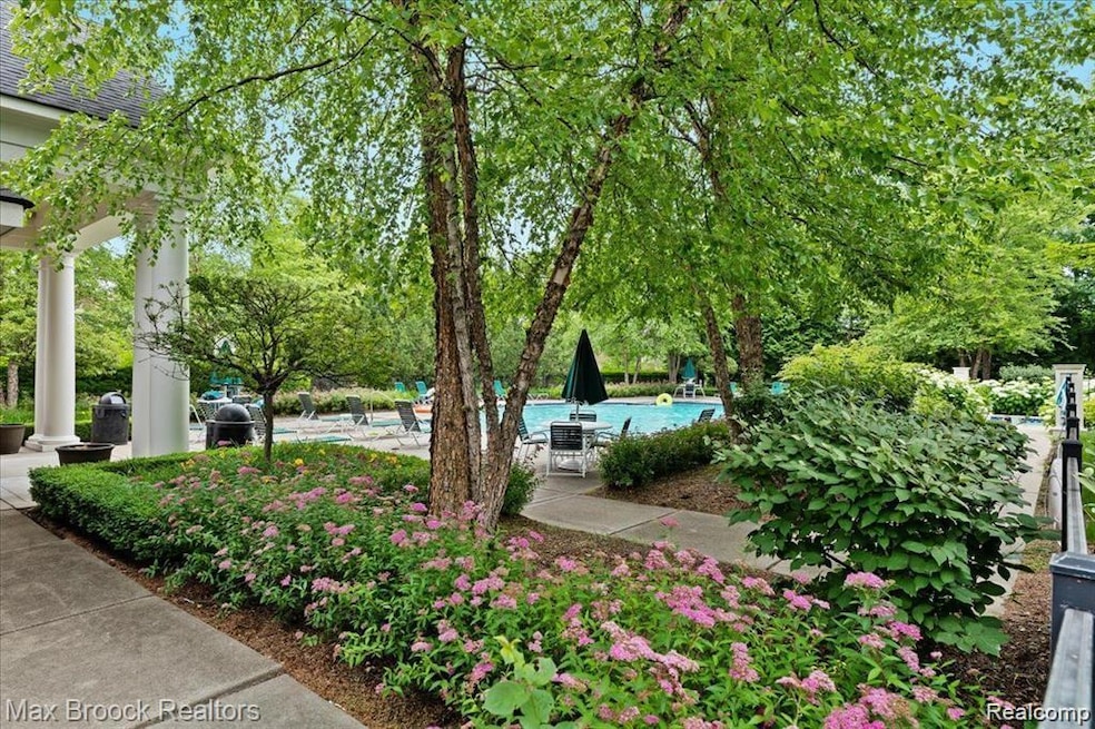 3101 Cameron Cir, Walled Lake, MI 48390 - photo 1