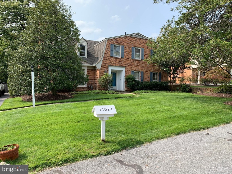 11024 Waycroft Way, Rockville, MD 20852 - photo 1