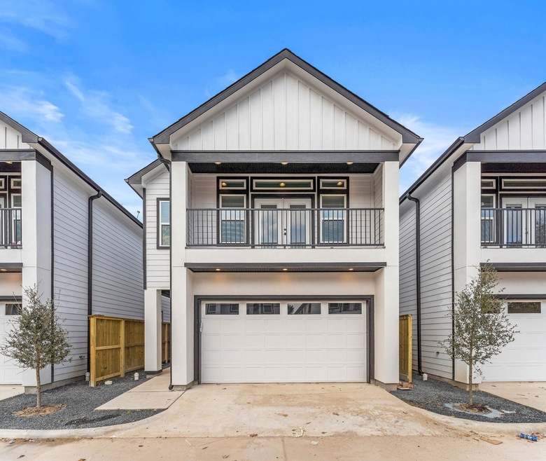 6488 T C Jester Blvd, Houston, TX 77091 - photo 1