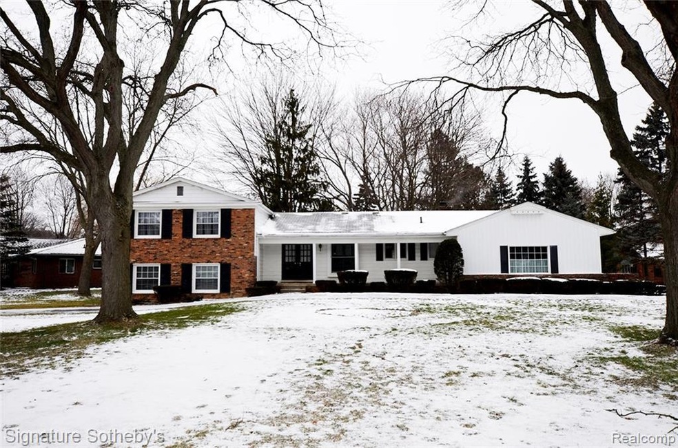 5320 Echo Rd, Bloomfield Hills, MI 48302 - photo 1