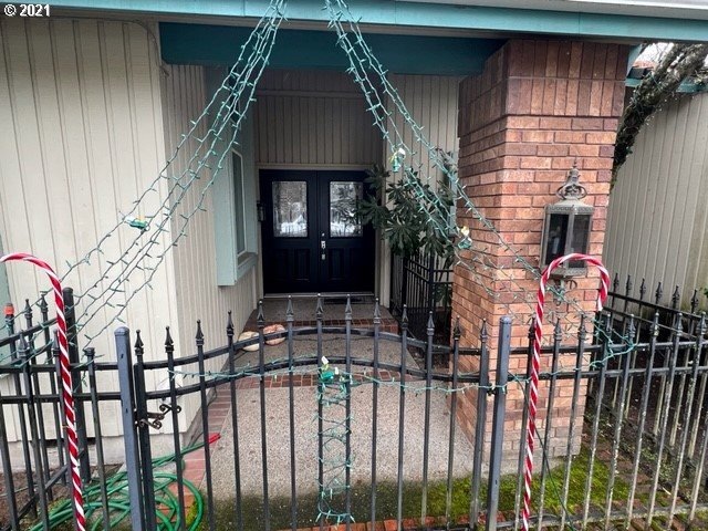 2136 Rocky Ln, Eugene, OR 97401 - photo 1