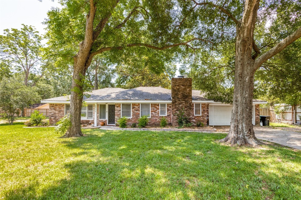 8939 Pado St, Houston, TX 77055 - photo 1