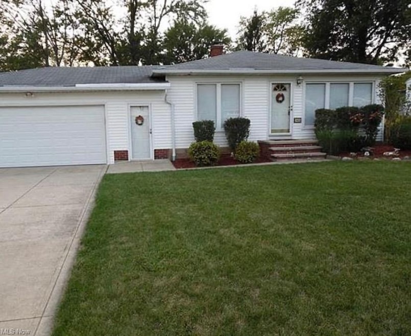 5420 Fairtree Rd, Bedford, OH 44146 - photo 1