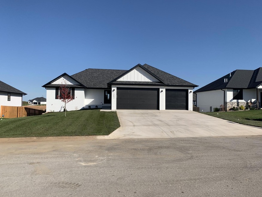 1052 S Cumberland Ave, Republic, MO 65738 - photo 1