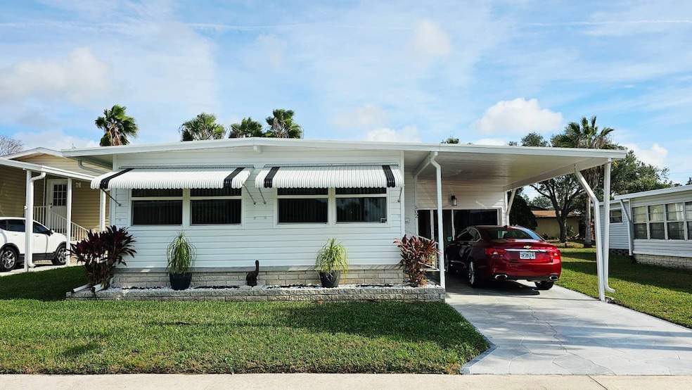 1071 Donegan Rd unit 502, Largo, FL 33771 - photo 1