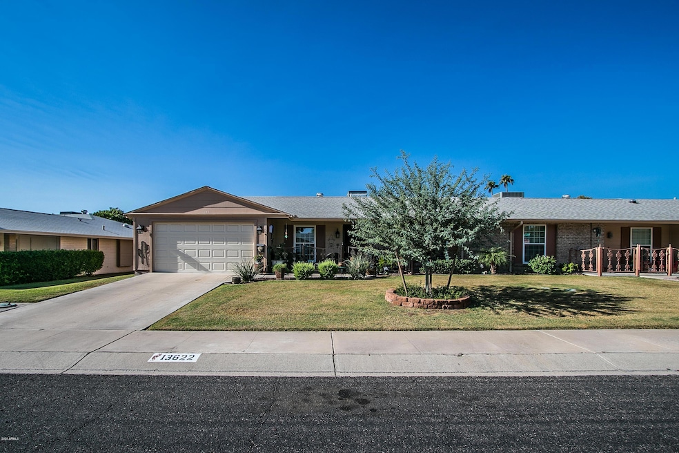 Welcome to 13622 N. Hawthorn Drive!