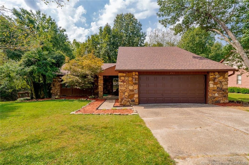 203 Lancaster Cir, New Albany, IN 47150 - photo 1