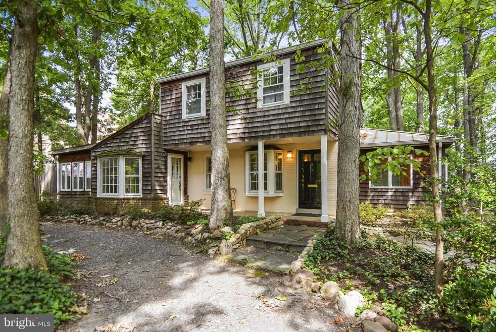 6842 Woodland Dr, Falls Church, VA 22046 - photo 1