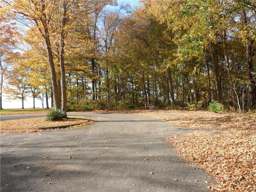 1195 S Eric Ln, Rushville, IN 46173 - photo 1