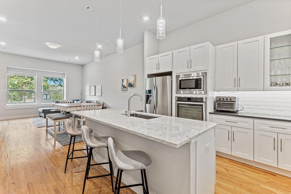 5910 Ross Ave unit 4, Dallas, TX 75206 - photo 1