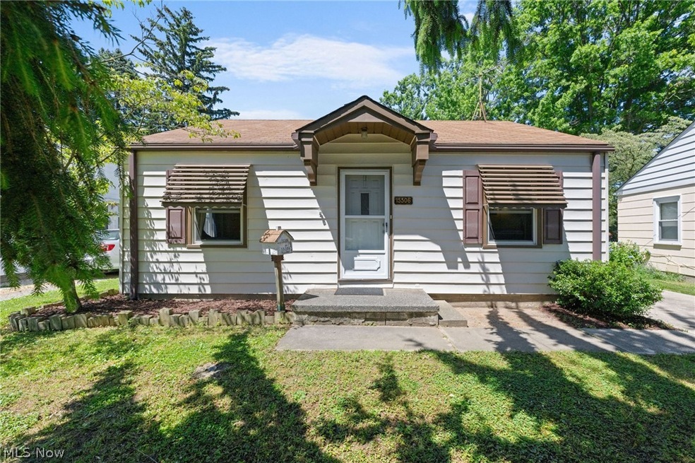 View of front of home featuring a front yard