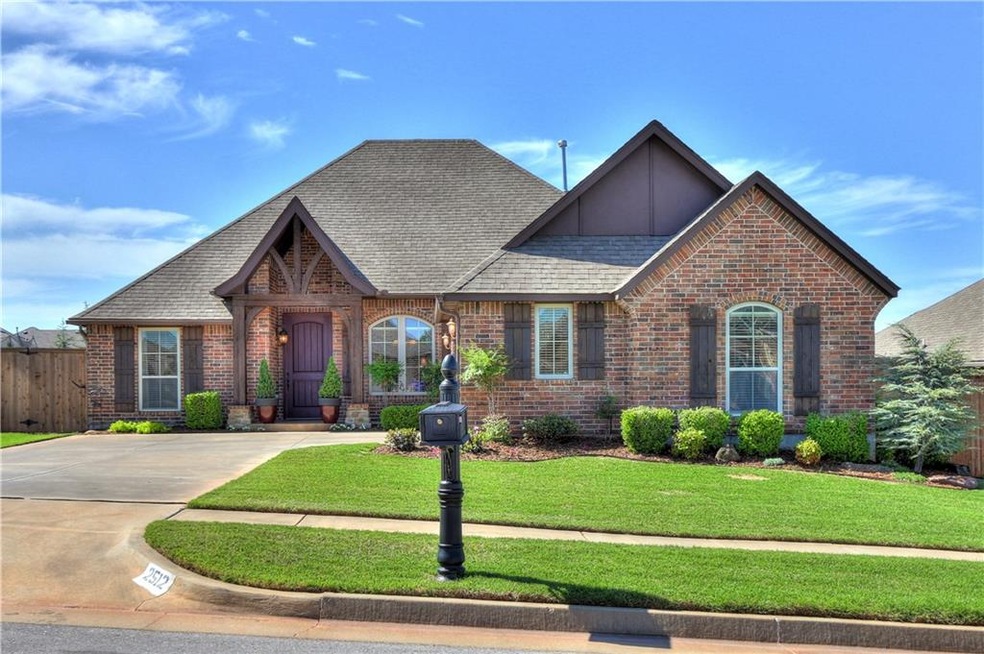 2512 SE 10th St, Moore, OK 73160 - photo 1