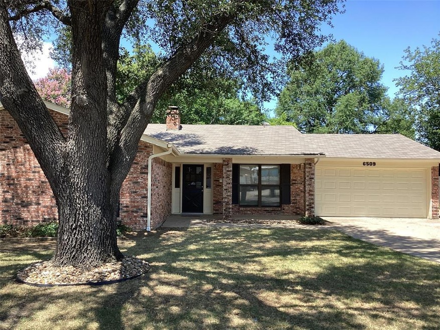 6509 Riddle Dr, North Richland Hills, TX 76182 - photo 1