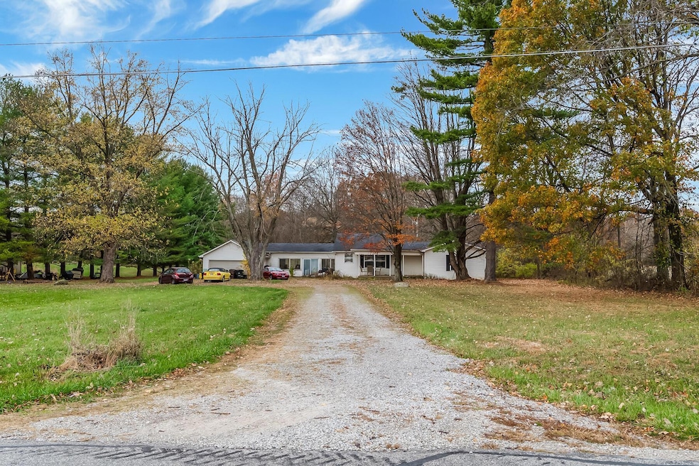 2001 Hogback Rd-101