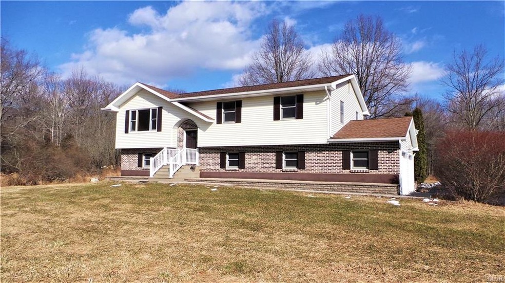 1086 Smith Gap Rd, Bath, PA 18014 - photo 1