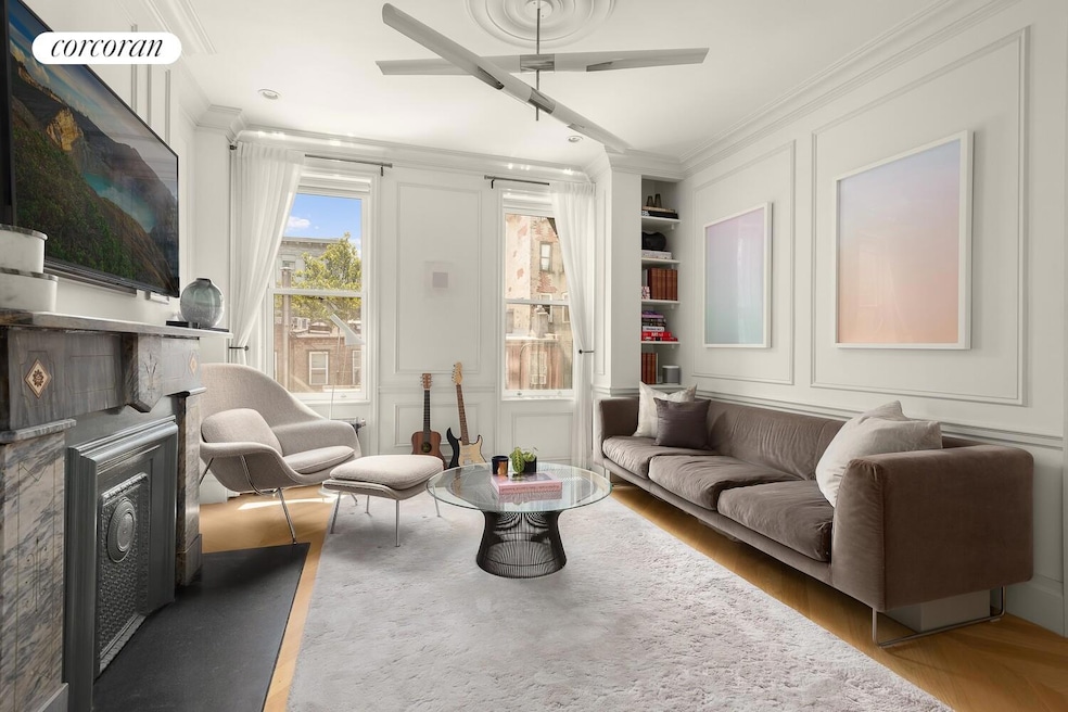 140 W 10th St unit 3R, New York, NY 10014 - photo 1