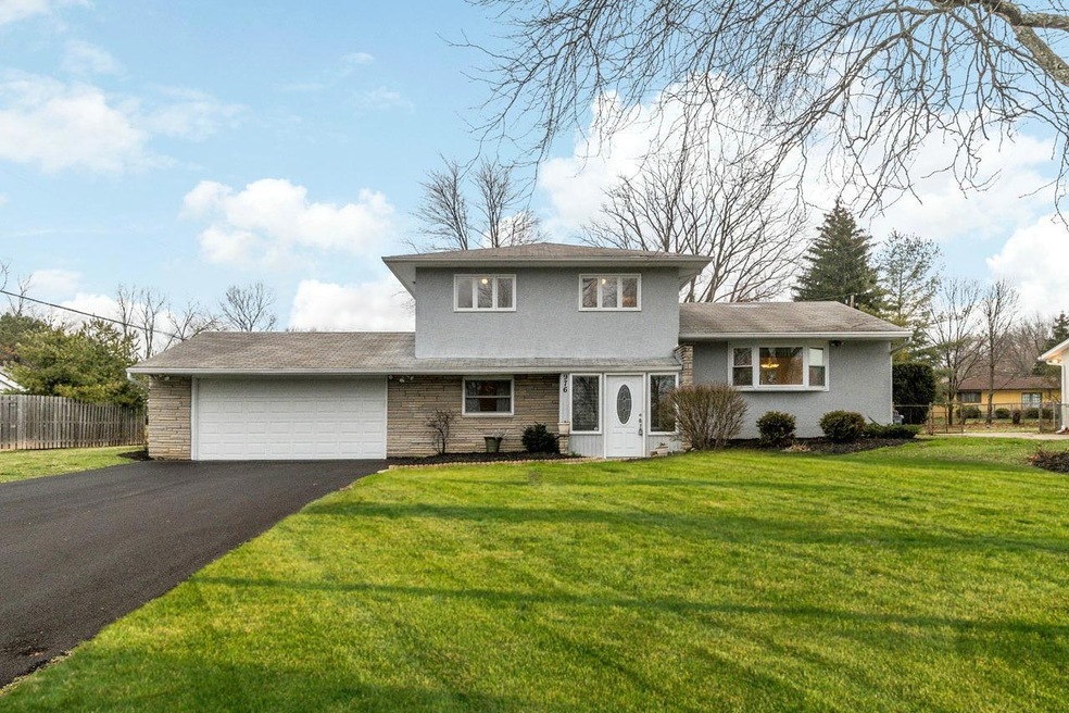 976 Barberry Ln, Columbus, OH 43213 - photo 1