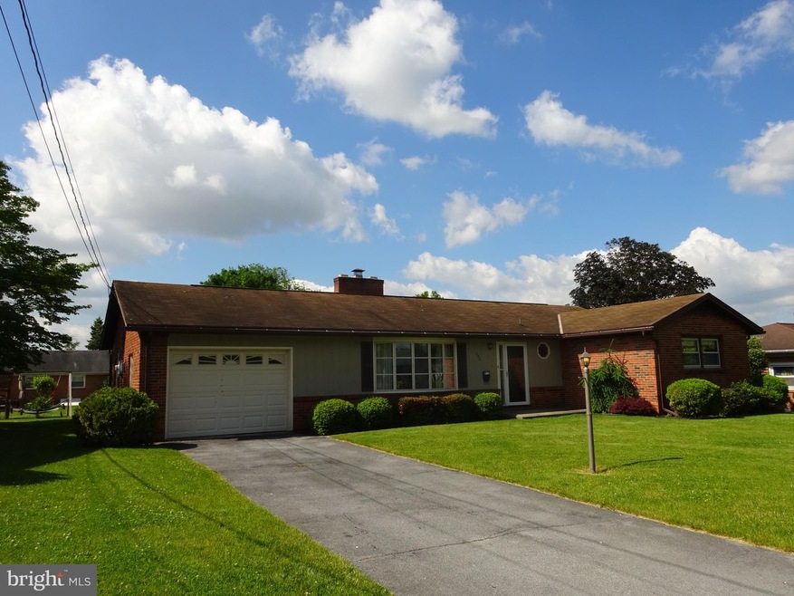 396 Town Dr, Greencastle, PA 17225 - photo 1