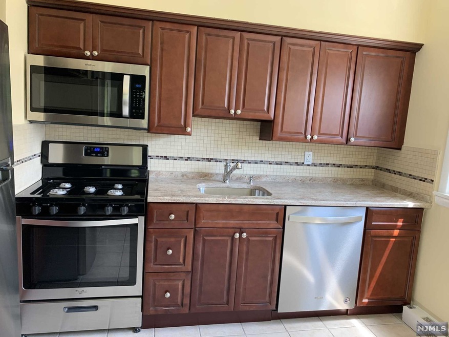 148 Nesbit St unit 2, Weehawken, NJ 07086 - photo 1