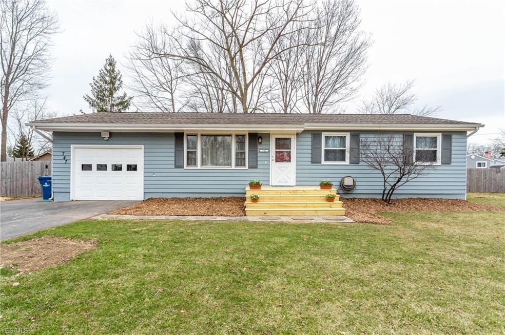 747 Alameda Ave, Sheffield Lake, OH 44054 - photo 1