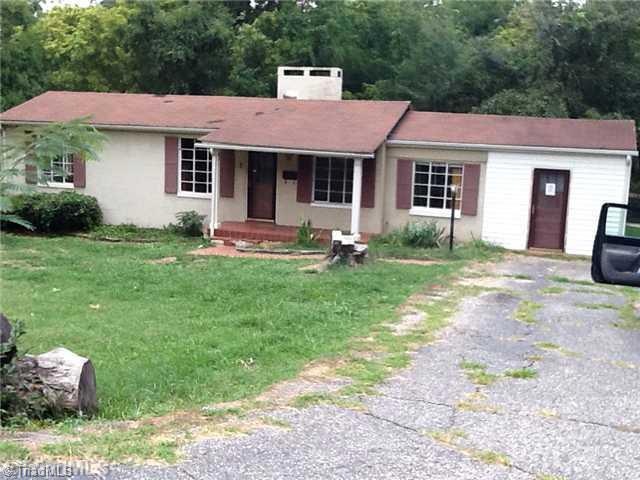 411 S Cedar Ave, Siler City, NC 27344 - photo 1