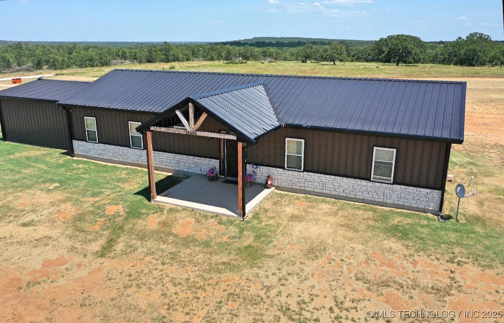 183070 N 3030 Rd, Loco, OK 73442 - photo 1