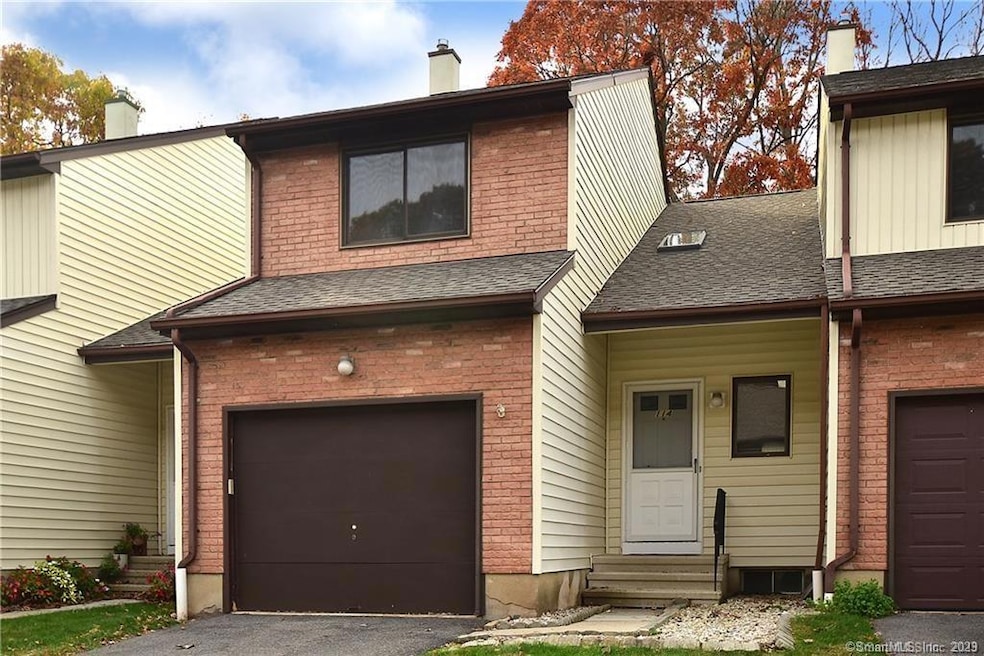 114 Oak Forest Dr unit 114, Manchester, CT 06042 - photo 1