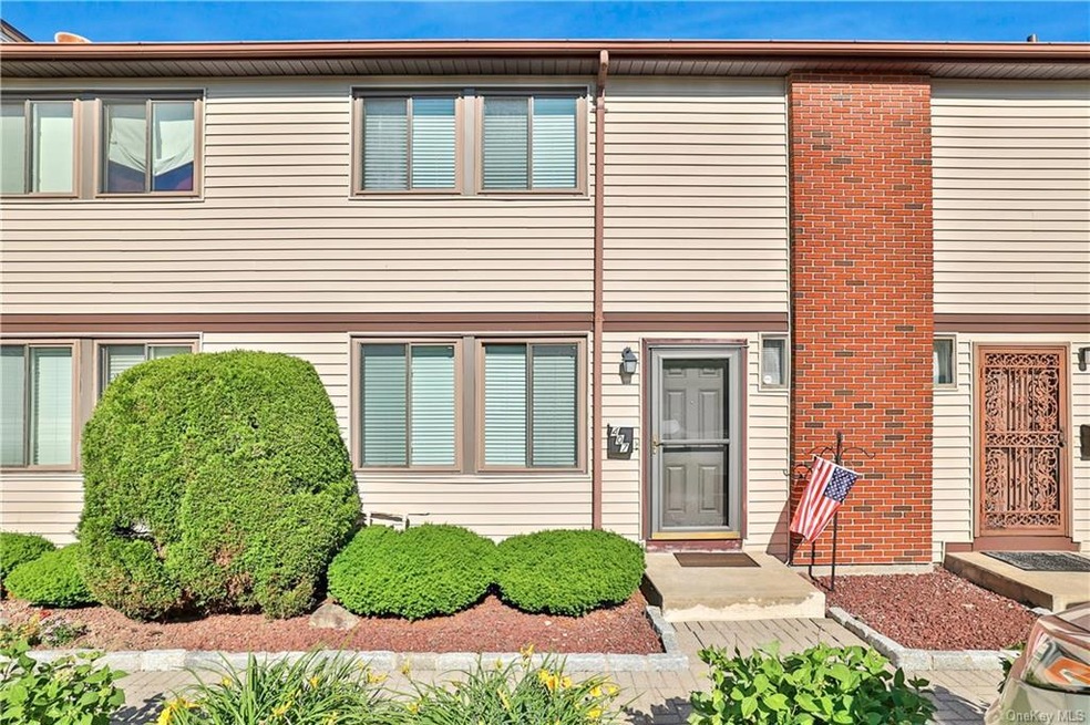 407 Country Club Ln unit 407, Pomona, NY 10970 - photo 1