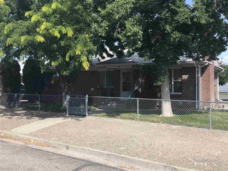 215 E 5th St, Winnemucca, NV 89445 - photo 1