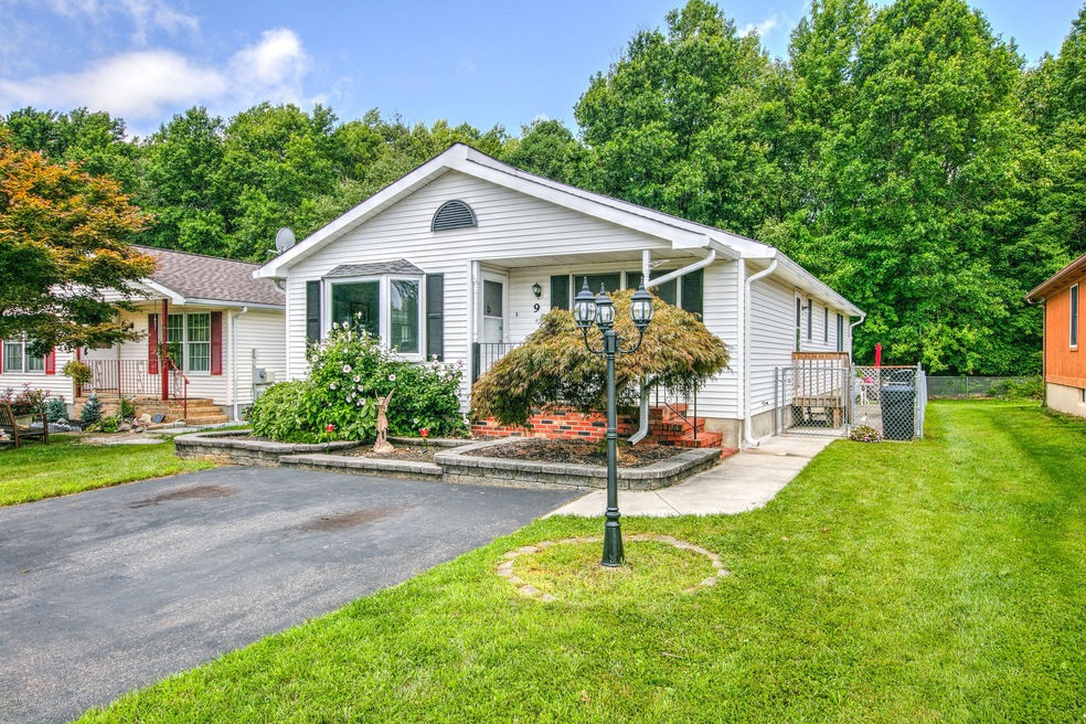 9BrookviewLaneExteriorOnline-6787