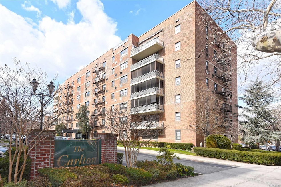 Lindenwood Village Section C unit 4D, Howard Beach, NY 11414 - photo 1