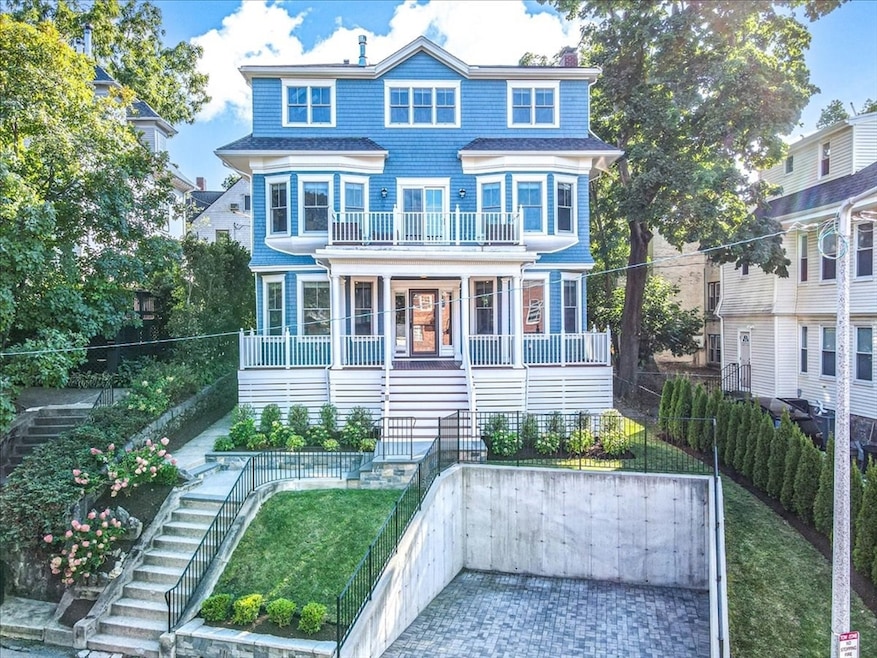 Pending $2,399,000 • Co-Listing Agent