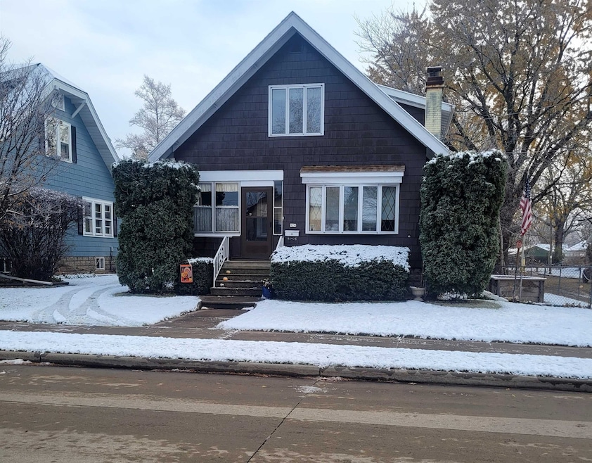 924 Grand St, Oshkosh, WI 54901 - photo 1