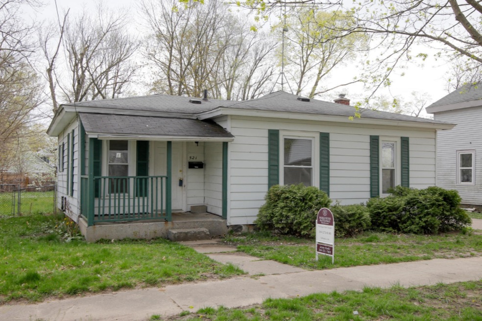 521 Walnut St-101