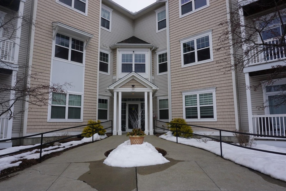 101 Eldredge St unit 204, South Burlington, VT 05403 - photo 1