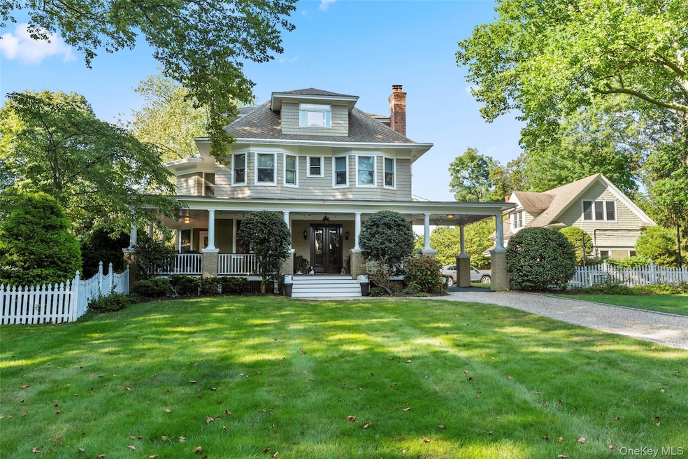 38 Cedar St, Stony Brook, NY 11790 - photo 1